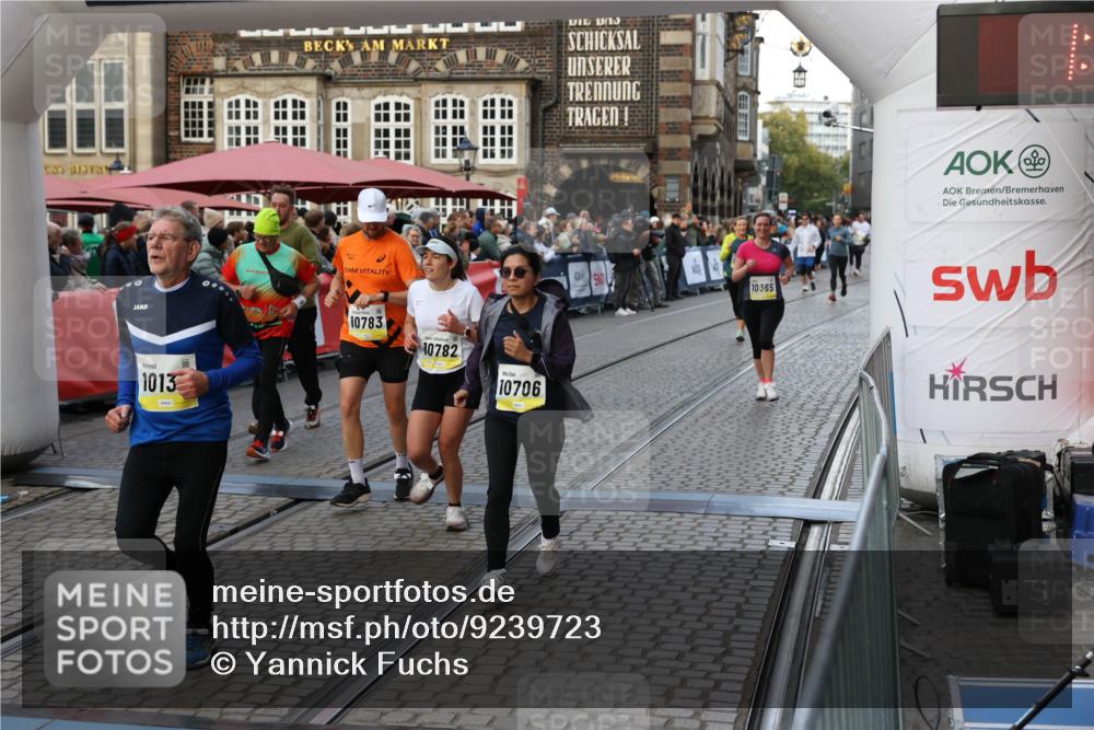05.10.2025 - 20. swb-Marathon Bremen Yannick Fuchs http://msf.ph/oto/9239723 05.10.2025 11:08:06 Ziel 8123, 9212, 10135, 10365, 10366, 10706, 10782, 10783, 11490, 11677 meine-sportfotos.de