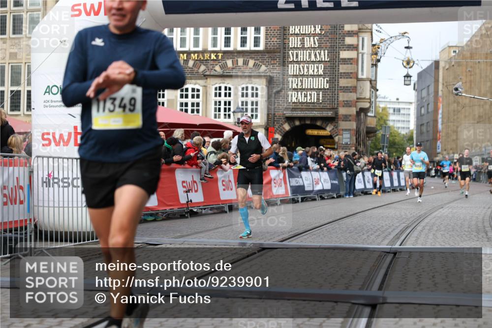 05.10.2025 - 20. swb-Marathon Bremen Yannick Fuchs http://msf.ph/oto/9239901 05.10.2025 10:39:52 Ziel 10753, 11349 meine-sportfotos.de
