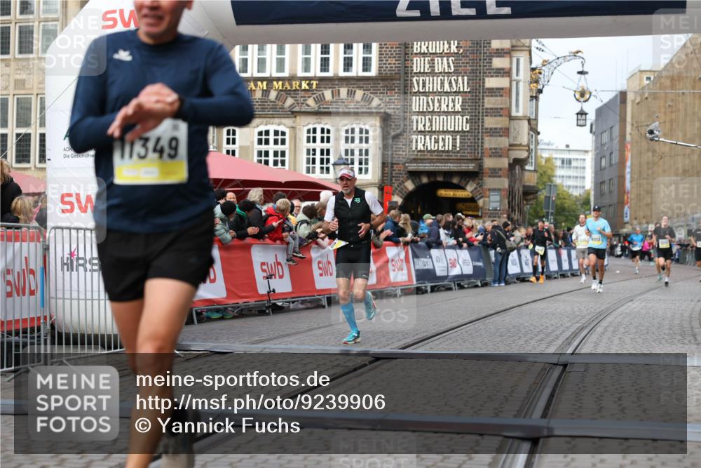 05.10.2025 - 20. swb-Marathon Bremen Yannick Fuchs http://msf.ph/oto/9239906 05.10.2025 10:39:52 Ziel 10753, 11349 meine-sportfotos.de