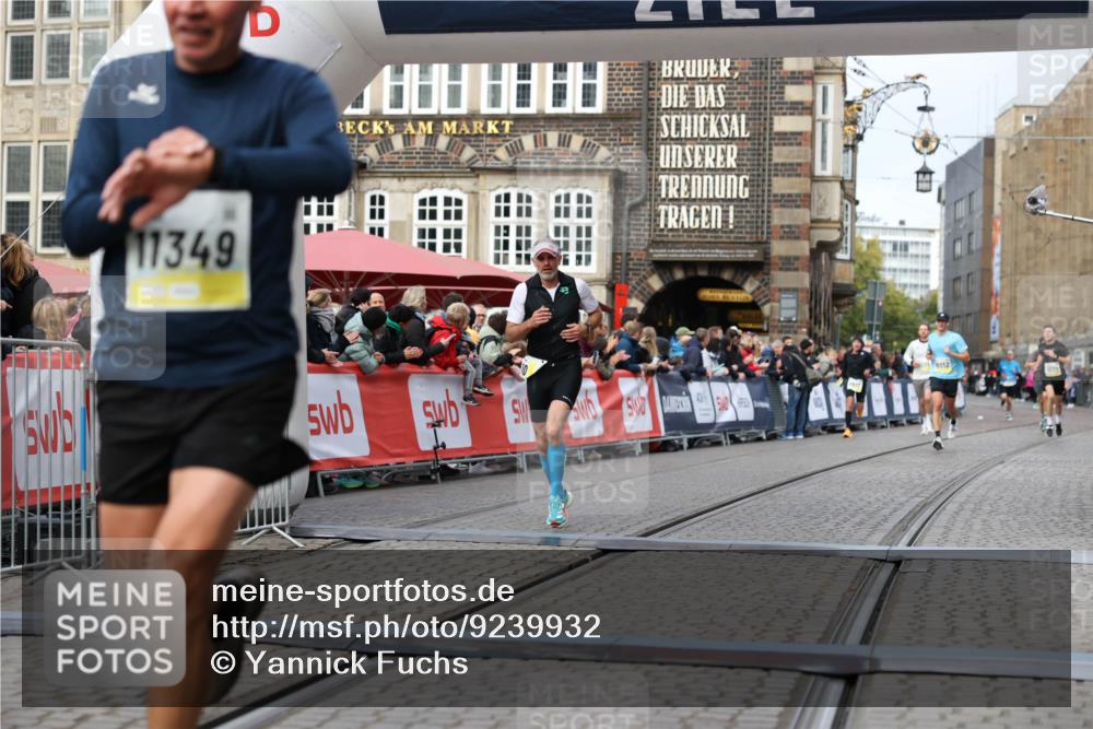 05.10.2025 - 20. swb-Marathon Bremen Yannick Fuchs http://msf.ph/oto/9239932 05.10.2025 10:39:52 Ziel 10753, 11349 meine-sportfotos.de