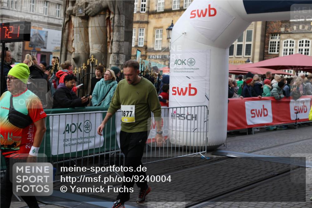 05.10.2025 - 20. swb-Marathon Bremen Yannick Fuchs http://msf.ph/oto/9240004 05.10.2025 11:08:11 Ziel 8123, 9557, 10365, 10706, 10782, 10783, 11490, 11677 meine-sportfotos.de