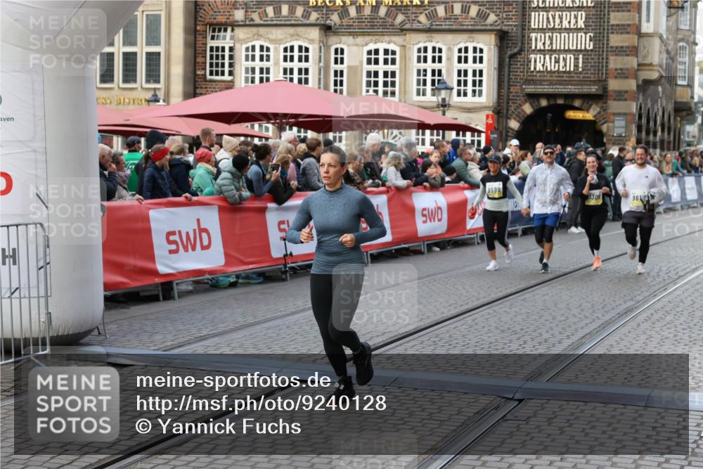 05.10.2025 - 20. swb-Marathon Bremen Yannick Fuchs http://msf.ph/oto/9240128 05.10.2025 11:08:13 Ziel 8123, 9557, 9599, 9617, 9874, 10125, 10365, 11309, 11490, 11677 meine-sportfotos.de
