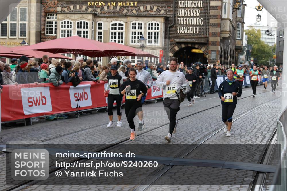 05.10.2025 - 20. swb-Marathon Bremen Yannick Fuchs http://msf.ph/oto/9240260 05.10.2025 11:08:15 Ziel 9557, 9599, 9617, 9874, 10125, 11309, 11490 meine-sportfotos.de