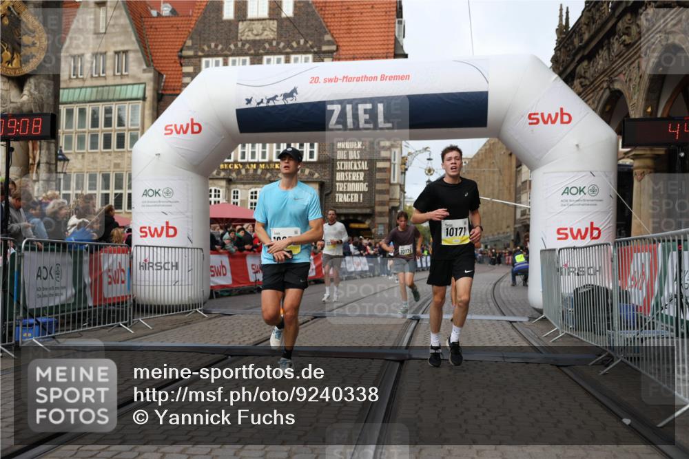 05.10.2025 - 20. swb-Marathon Bremen Yannick Fuchs http://msf.ph/oto/9240338 05.10.2025 10:39:58 Ziel 9213, 9922, 10052, 10171, 10175, 10176, 10753, 11335 meine-sportfotos.de