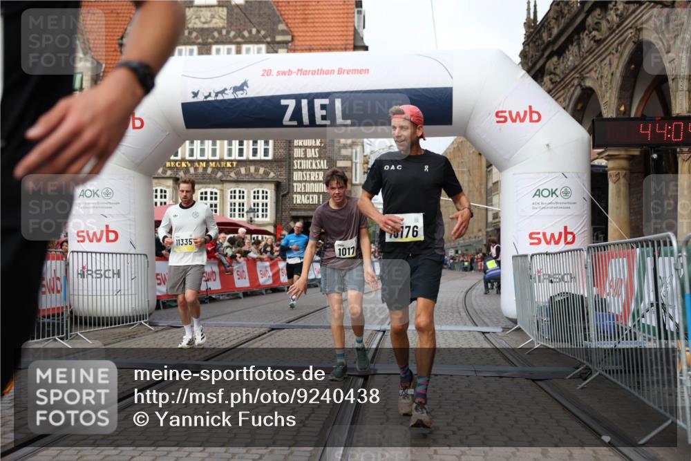 05.10.2025 - 20. swb-Marathon Bremen Yannick Fuchs http://msf.ph/oto/9240438 05.10.2025 10:39:59 Ziel 9213, 9922, 10052, 10171, 10175, 10176, 10753, 11335 meine-sportfotos.de