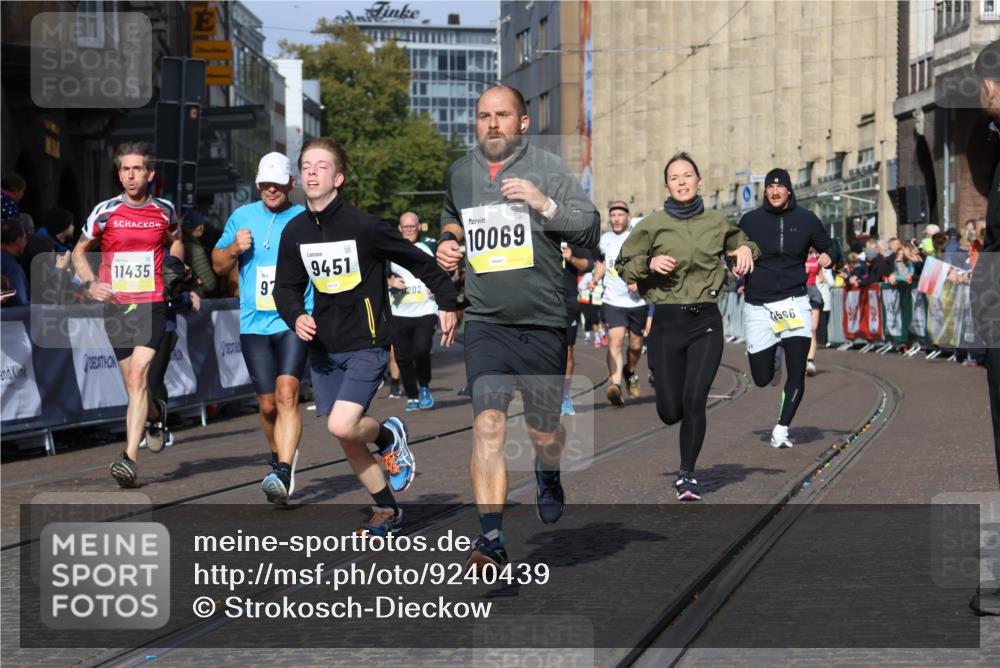05.10.2025 - 20. swb-Marathon Bremen Strokosch-Dieckow http://msf.ph/oto/9240439 05.10.2025 10:57:03 Ziel 5172, 9231, 9314, 9451, 9577, 9797, 9937, 10069, 10545, 10867, 11138, 11202, 11435, 11566 meine-sportfotos.de