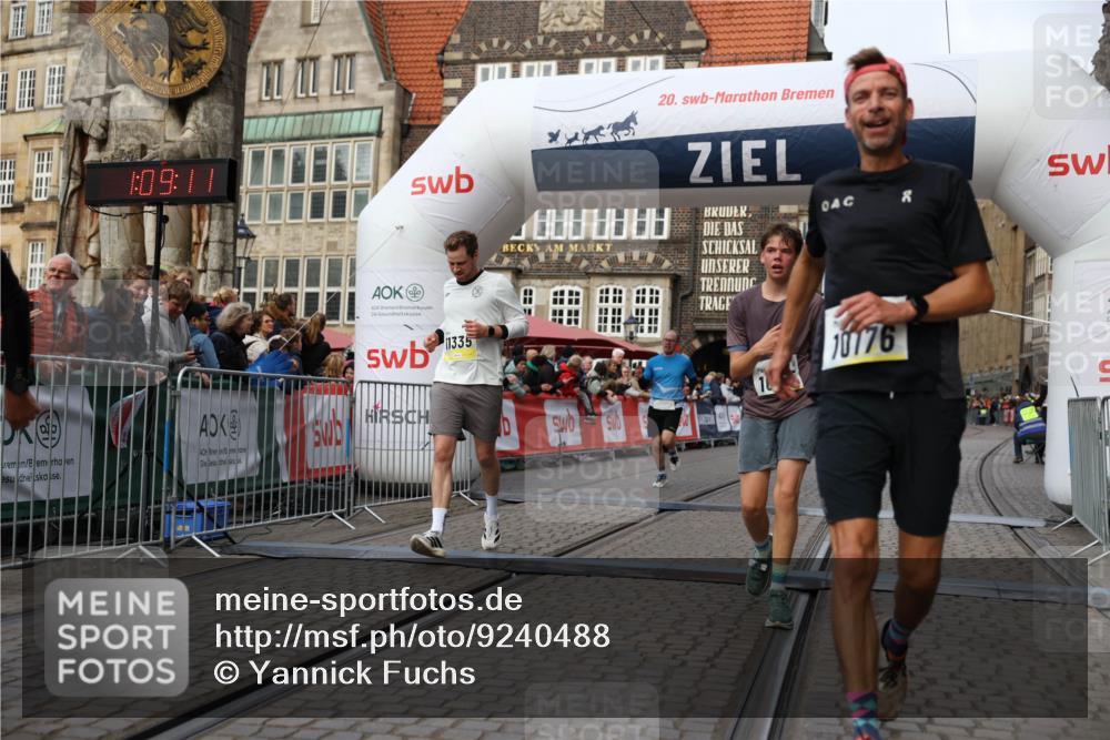 05.10.2025 - 20. swb-Marathon Bremen Yannick Fuchs http://msf.ph/oto/9240488 05.10.2025 10:40:00 Ziel 9213, 9922, 10052, 10171, 10175, 10176, 11335 meine-sportfotos.de
