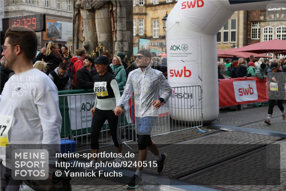 05.10.2025 - 20. swb-Marathon Bremen Yannick Fuchs http://msf.ph/oto/9240515 05.10.2025 11:08:18 Ziel 9557, 9599, 9617, 9874, 10125, 10866, 11019, 11309, 11670 meine-sportfotos.de