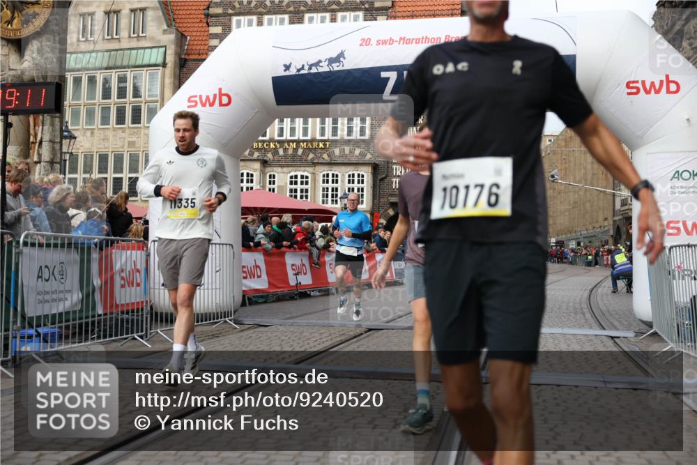 05.10.2025 - 20. swb-Marathon Bremen Yannick Fuchs http://msf.ph/oto/9240520 05.10.2025 10:40:00 Ziel 9213, 9922, 10052, 10171, 10175, 10176, 11335 meine-sportfotos.de