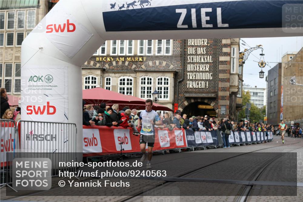 05.10.2025 - 20. swb-Marathon Bremen Yannick Fuchs http://msf.ph/oto/9240563 05.10.2025 10:40:07 Ziel 9213, 10276 meine-sportfotos.de