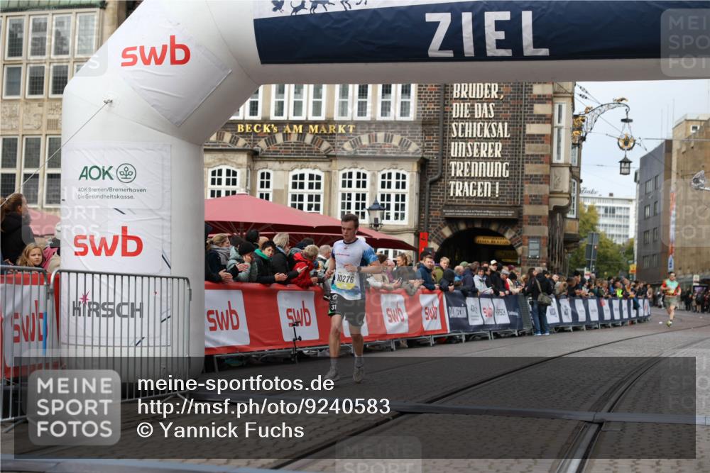 05.10.2025 - 20. swb-Marathon Bremen Yannick Fuchs http://msf.ph/oto/9240583 05.10.2025 10:40:07 Ziel 9213, 10276 meine-sportfotos.de