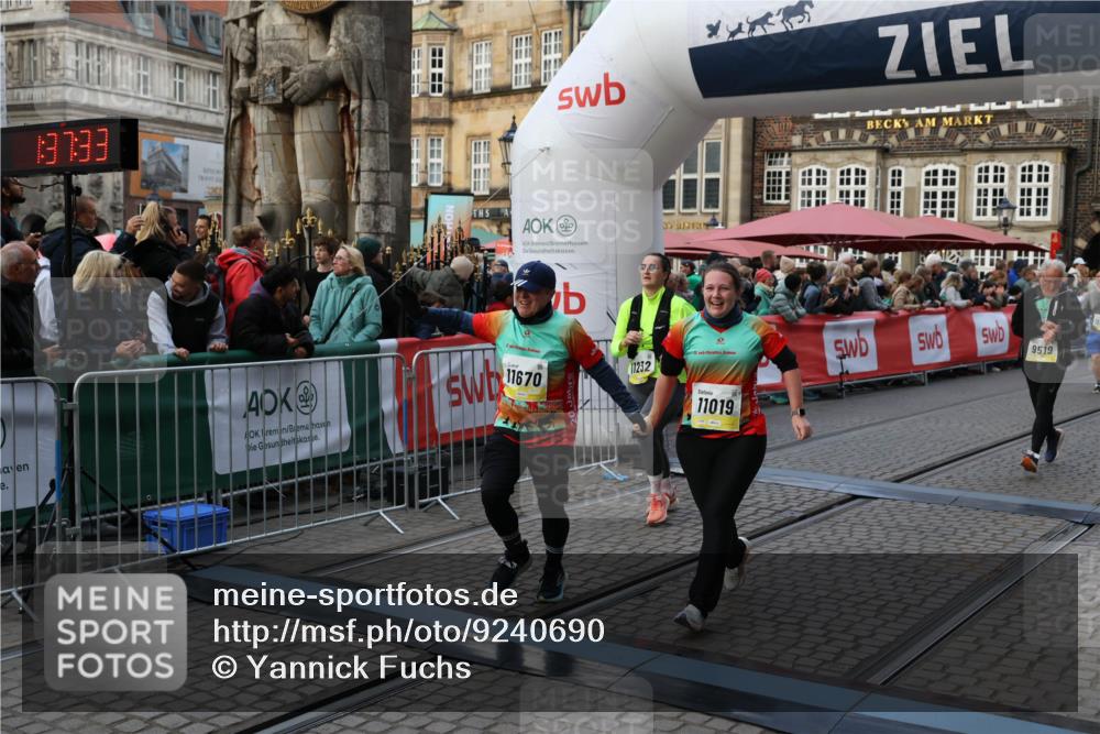 05.10.2025 - 20. swb-Marathon Bremen Yannick Fuchs http://msf.ph/oto/9240690 05.10.2025 11:08:23 Ziel 9401, 9519, 9599, 9874, 10125, 10132, 10866, 11019, 11097, 11232, 11670, 11671 meine-sportfotos.de