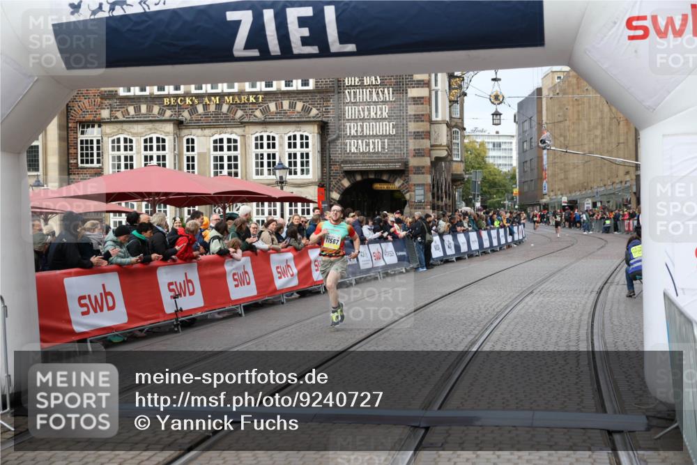 05.10.2025 - 20. swb-Marathon Bremen Yannick Fuchs http://msf.ph/oto/9240727 05.10.2025 10:40:12 Ziel 10276, 11567 meine-sportfotos.de