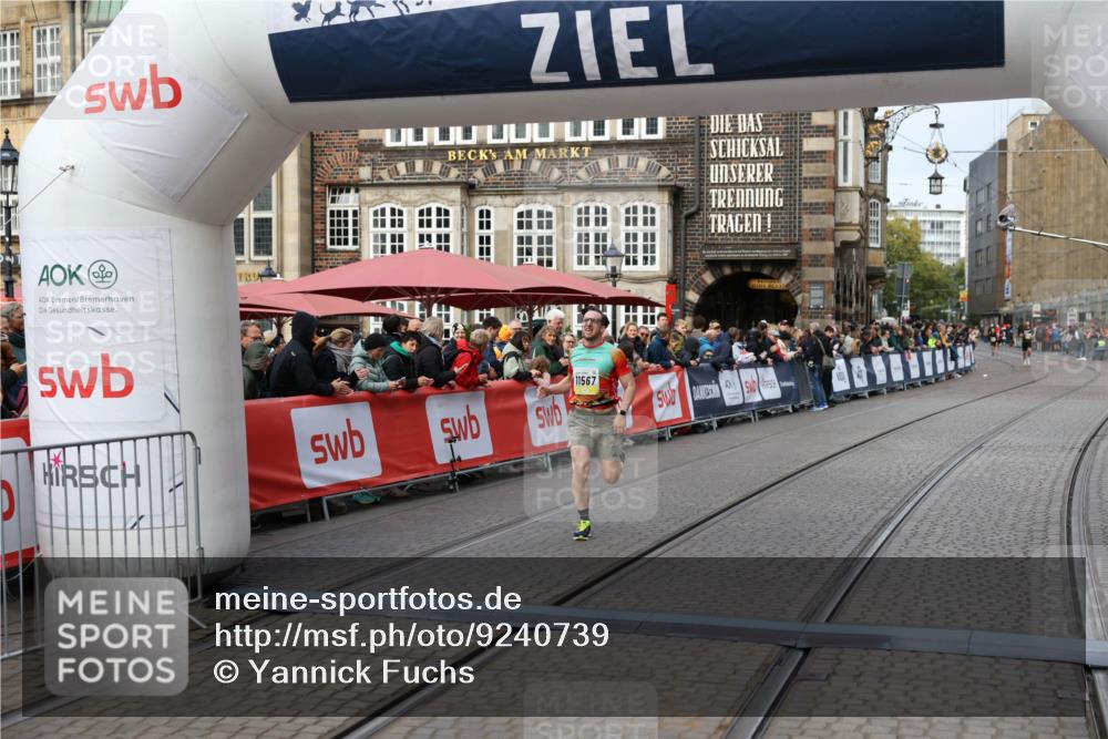 05.10.2025 - 20. swb-Marathon Bremen Yannick Fuchs http://msf.ph/oto/9240739 05.10.2025 10:40:13 Ziel 10276, 11567 meine-sportfotos.de