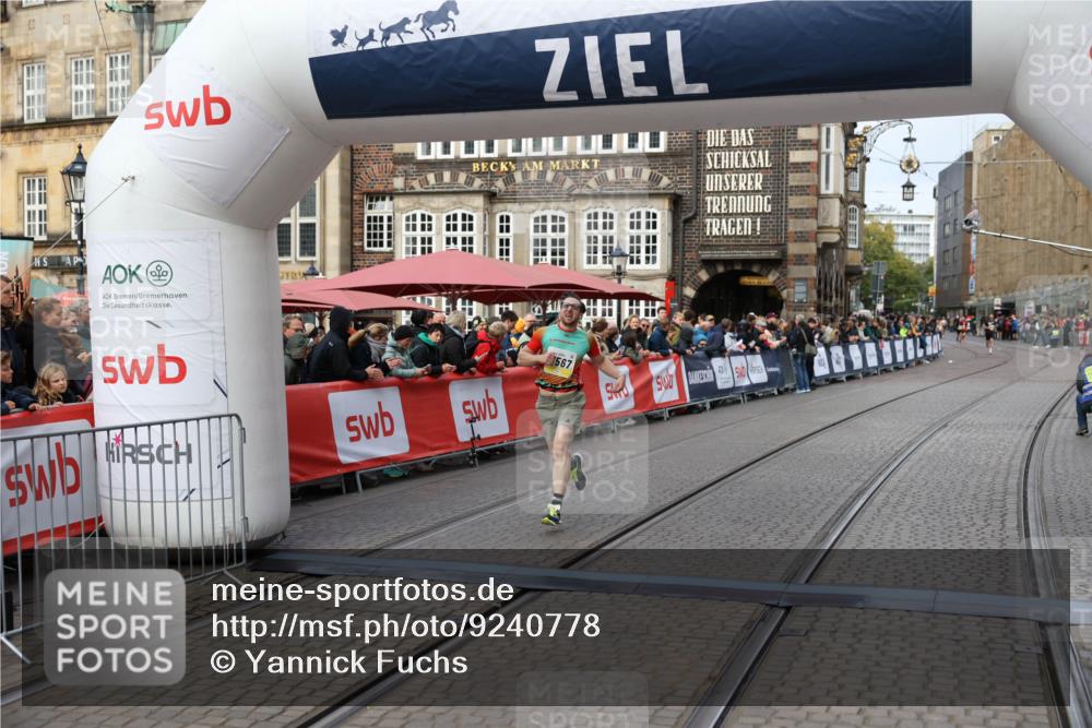05.10.2025 - 20. swb-Marathon Bremen Yannick Fuchs http://msf.ph/oto/9240778 05.10.2025 10:40:13 Ziel 10276, 11567 meine-sportfotos.de