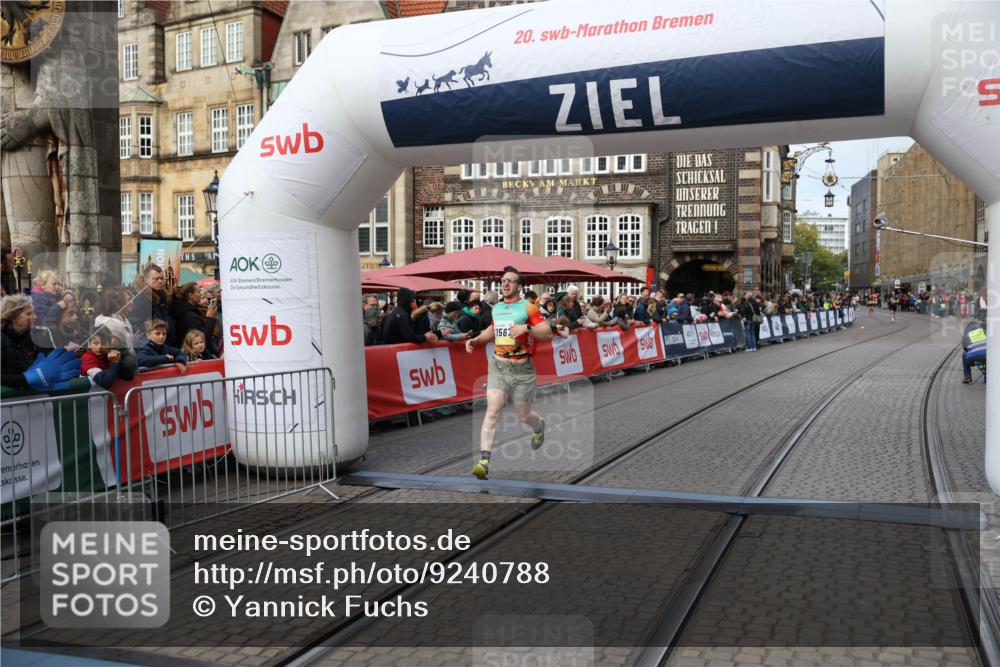 05.10.2025 - 20. swb-Marathon Bremen Yannick Fuchs http://msf.ph/oto/9240788 05.10.2025 10:40:13 Ziel 10276, 11567 meine-sportfotos.de