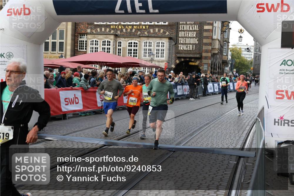 05.10.2025 - 20. swb-Marathon Bremen Yannick Fuchs http://msf.ph/oto/9240853 05.10.2025 11:08:26 Ziel 9353, 9401, 9519, 10132, 10866, 11019, 11097, 11232, 11670, 11671 meine-sportfotos.de