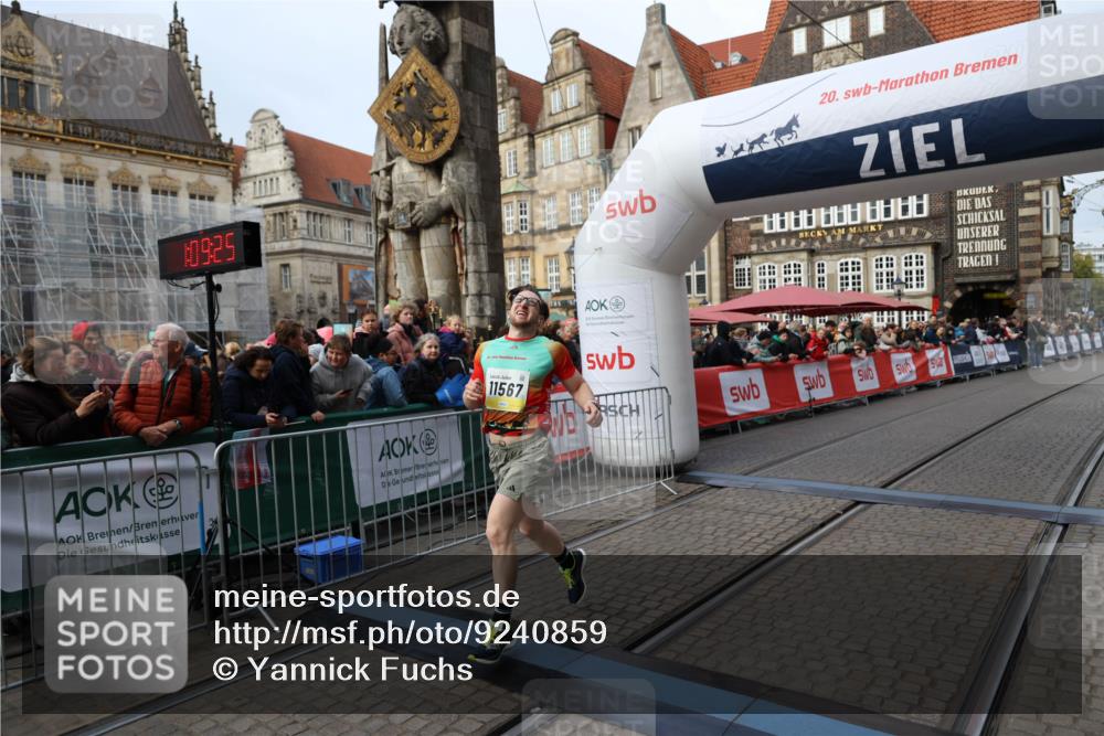 05.10.2025 - 20. swb-Marathon Bremen Yannick Fuchs http://msf.ph/oto/9240859 05.10.2025 10:40:14 Ziel 10276, 11567 meine-sportfotos.de