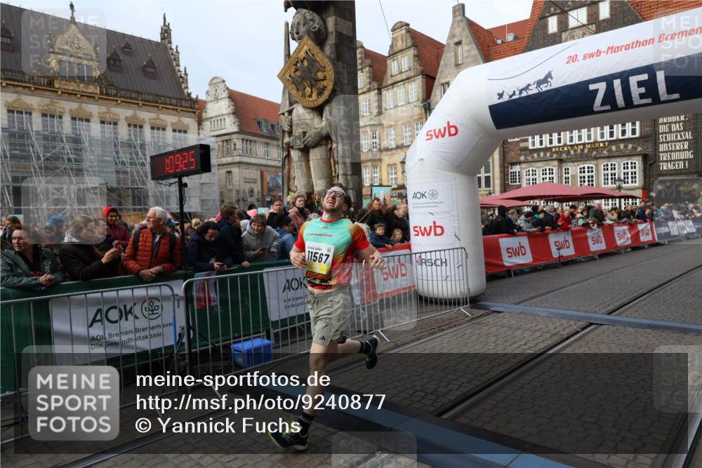 05.10.2025 - 20. swb-Marathon Bremen Yannick Fuchs http://msf.ph/oto/9240877 05.10.2025 10:40:14 Ziel 10276, 11567 meine-sportfotos.de