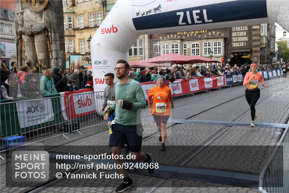 05.10.2025 - 20. swb-Marathon Bremen Yannick Fuchs http://msf.ph/oto/9240968 05.10.2025 11:08:28 Ziel 9186, 9353, 9401, 9519, 10132, 11019, 11097, 11232, 11670, 11671 meine-sportfotos.de