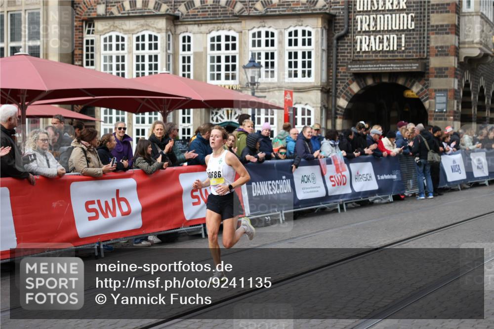 05.10.2025 - 20. swb-Marathon Bremen Yannick Fuchs http://msf.ph/oto/9241135 05.10.2025 10:40:34 Ziel 10070, 10565, 10658, 10686 meine-sportfotos.de