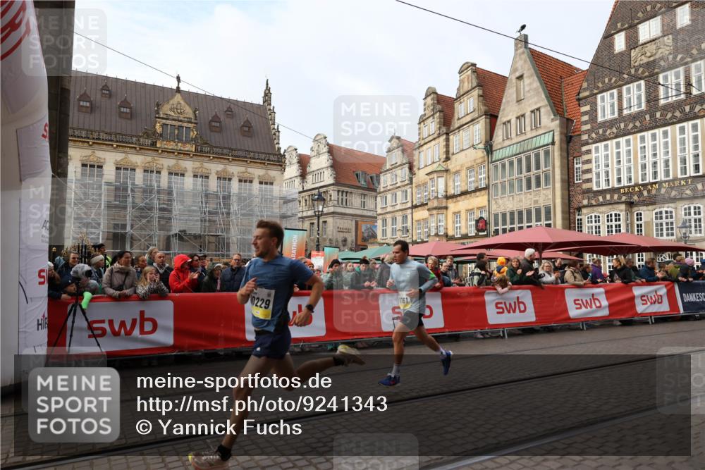 05.10.2025 - 20. swb-Marathon Bremen Yannick Fuchs http://msf.ph/oto/9241343 05.10.2025 10:40:50 Ziel 10161, 10229 meine-sportfotos.de