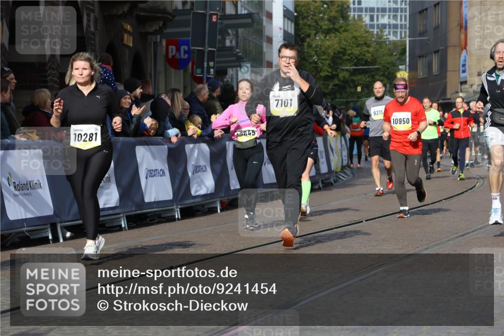 05.10.2025 - 20. swb-Marathon Bremen Strokosch-Dieckow http://msf.ph/oto/9241454 05.10.2025 10:57:21 Ziel 7101, 9215, 9260, 9292, 9450, 9550, 9844, 9947, 10169, 10281, 10367, 10645, 10657, 10950, 11015, 11606 meine-sportfotos.de