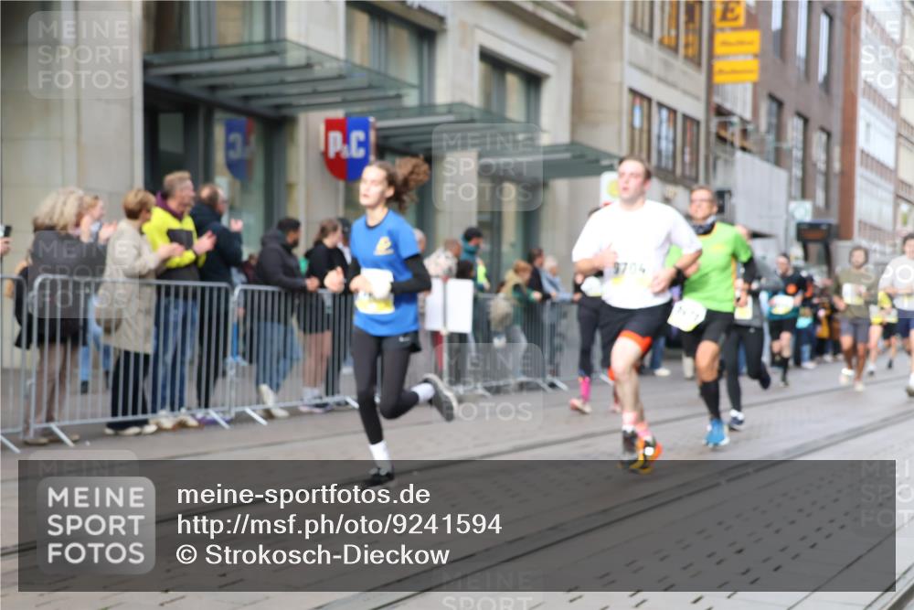 05.10.2025 - 20. swb-Marathon Bremen Strokosch-Dieckow http://msf.ph/oto/9241594 05.10.2025 10:48:14 Ziel 8787, 9223, 9261, 9298, 9385, 9404, 9406, 9437, 9478, 9482, 9665, 9704, 9729, 9810, 9958, 10109, 10131, 10177, 10211, 10303, 10685, 10799, 11005, 11096, 11357, 11505, 8787, 9223, 9261, 9298, 9385, 9404, 9406, 9437, 9478, 9482, 9665, 9704, 9729, 9810, 9958, 10109, 10131, 10177, 10211, 10303, 10685, 10799, 11005, 11096, 11357, 11505 meine-sportfotos.de