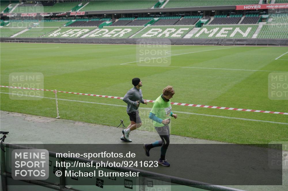 05.10.2025 - 20. swb-Marathon Bremen Michael Burmester http://msf.ph/oto/9241623 05.10.2025 10:35:10 Laufen im Stadion 7147, 7163, 9183, 9188, 9201, 9219, 9292, 9350, 9430, 9495, 9508, 9540, 9550, 9576, 9582, 9601, 9612, 9622, 9625, 9666, 9669, 9672, 9719, 9720, 9722, 9766, 9790, 9797, 9844, 9847, 9886, 9925, 9932, 9952, 9968, 9981, 10049, 10055, 10080, 10088, 10105, 10145, 10169, 10179, 10200, 10225, 10260, 10263, 10281, 10329, 10341, 10368, 10377, 10395, 10397, 10527, 10555, 10644, 10645, 10653, 10694, 10834, 10845, 10950, 10988, 7101, 7215, 9372, 9472, 9547, 9585, 9783, 9820 meine-sportfotos.de