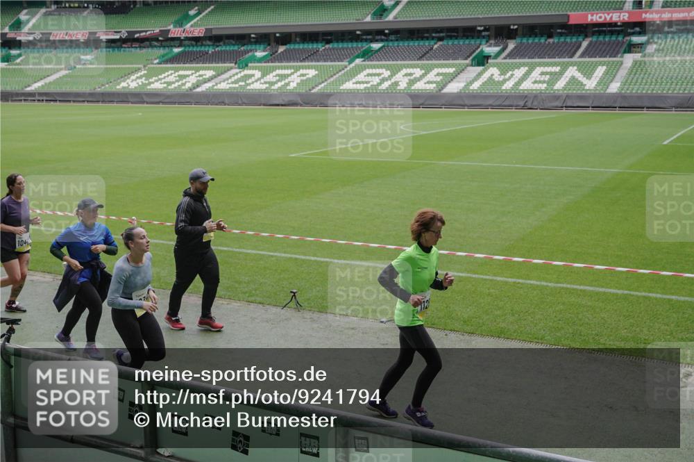 05.10.2025 - 20. swb-Marathon Bremen Michael Burmester http://msf.ph/oto/9241794 05.10.2025 10:35:18 Laufen im Stadion 7163, 9183, 9188, 9201, 9219, 9292, 9350, 9430, 9495, 9508, 9540, 9550, 9576, 9582, 9601, 9612, 9622, 9625, 9666, 9669, 9672, 9720, 9722, 9766, 9790, 9797, 9847, 9886, 9914, 9925, 9952, 9962, 9968, 9981, 10039, 10049, 10055, 10059, 10080, 10084, 10105, 10145, 10169, 10179, 10200, 10225, 10260, 10263, 10281, 10341, 10353, 10368, 10377, 10395, 10397, 10555, 10644, 10645, 10653, 10694, 10834, 10845, 10950, 10988, 7101, 7147, 7215, 9292, 9372, 9547, 9585, 9719, 9783, 9820 meine-sportfotos.de