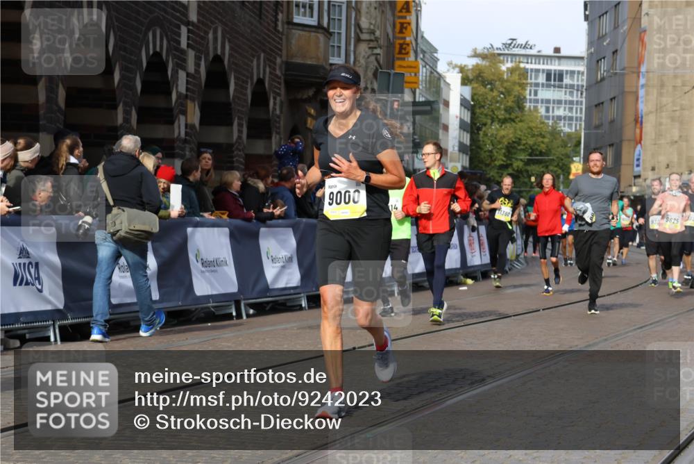 05.10.2025 - 20. swb-Marathon Bremen Strokosch-Dieckow http://msf.ph/oto/9242023 05.10.2025 10:57:29 Ziel 9000, 9215, 9625, 9747, 9904, 9914, 9962, 10139, 10694, 10739, 10950, 11360, 11583, 11606 meine-sportfotos.de