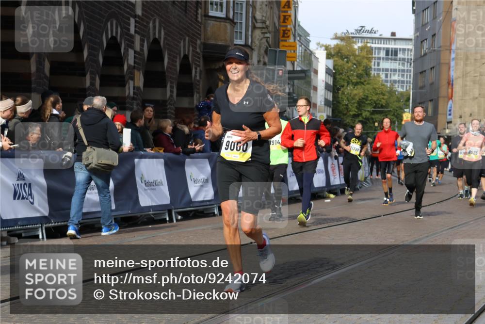 05.10.2025 - 20. swb-Marathon Bremen Strokosch-Dieckow http://msf.ph/oto/9242074 05.10.2025 10:57:29 Ziel 9000, 9215, 9625, 9747, 9904, 9914, 9962, 10139, 10694, 10739, 10950, 11360, 11583, 11606 meine-sportfotos.de
