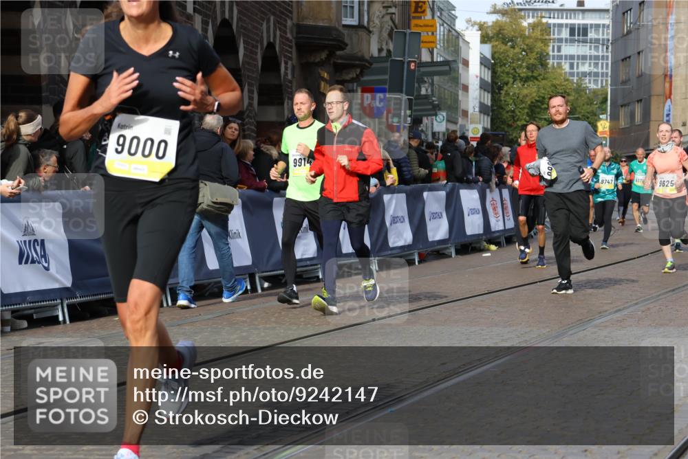 05.10.2025 - 20. swb-Marathon Bremen Strokosch-Dieckow http://msf.ph/oto/9242147 05.10.2025 10:57:30 Ziel 9000, 9215, 9625, 9747, 9904, 9914, 9962, 10139, 10694, 10739, 10754, 11352, 11360, 11583 meine-sportfotos.de