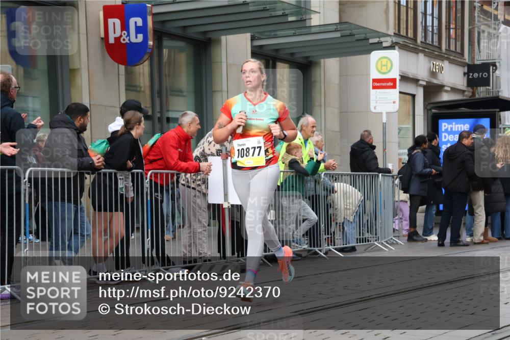 05.10.2025 - 20. swb-Marathon Bremen Strokosch-Dieckow http://msf.ph/oto/9242370 05.10.2025 10:48:41 Ziel 7202, 7414, 9014, 9216, 9255, 9317, 9457, 9556, 9583, 9674, 10016, 10047, 10221, 10449, 10733, 10877, 10973, 11248, 11673, 11695, 7202, 7414, 9014, 9216, 9255, 9317, 9457, 9556, 9583, 9674, 10016, 10047, 10221, 10449, 10733, 10877, 10973, 11248, 11673, 11695 meine-sportfotos.de