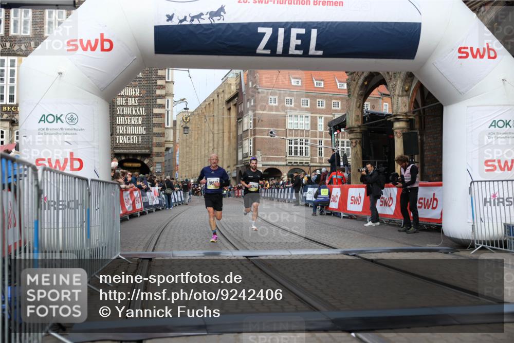 05.10.2025 - 20. swb-Marathon Bremen Yannick Fuchs http://msf.ph/oto/9242406 05.10.2025 10:41:33 Ziel 10744, 10910 meine-sportfotos.de