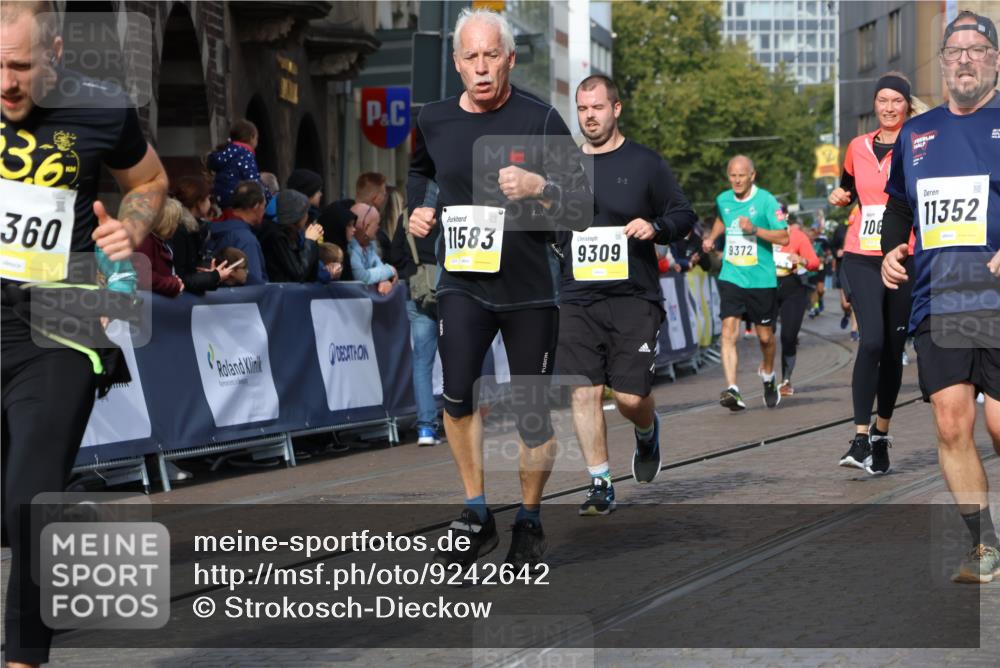 05.10.2025 - 20. swb-Marathon Bremen Strokosch-Dieckow http://msf.ph/oto/9242642 05.10.2025 10:57:36 Ziel 9309, 9372, 9585, 9747, 9904, 9914, 9943, 9962, 10225, 10250, 10329, 10555, 10694, 10739, 10754, 11352, 11360, 11520, 11521, 11583 meine-sportfotos.de