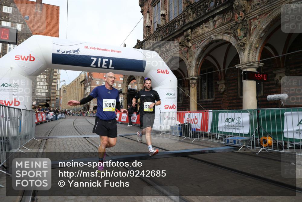 05.10.2025 - 20. swb-Marathon Bremen Yannick Fuchs http://msf.ph/oto/9242685 05.10.2025 10:41:36 Ziel 10744, 10910 meine-sportfotos.de