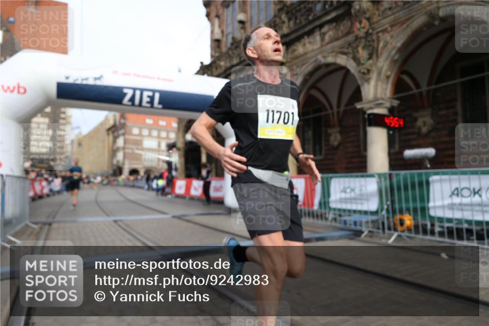 05.10.2025 - 20. swb-Marathon Bremen Yannick Fuchs http://msf.ph/oto/9242983 05.10.2025 10:41:50 Ziel 9253, 11701 meine-sportfotos.de