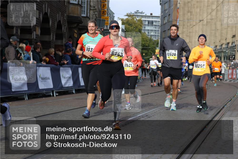 05.10.2025 - 20. swb-Marathon Bremen Strokosch-Dieckow http://msf.ph/oto/9243110 05.10.2025 10:57:42 Ziel 9309, 9372, 9585, 9943, 9979, 10225, 10250, 10329, 10341, 10555, 10890, 11457, 11520, 11521, 11575, 11731, 11744 meine-sportfotos.de