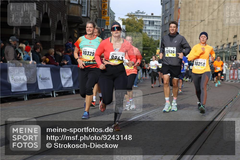 05.10.2025 - 20. swb-Marathon Bremen Strokosch-Dieckow http://msf.ph/oto/9243148 05.10.2025 10:57:42 Ziel 9309, 9372, 9585, 9943, 9979, 10225, 10250, 10329, 10341, 10555, 10890, 11457, 11520, 11521, 11575, 11731, 11744 meine-sportfotos.de