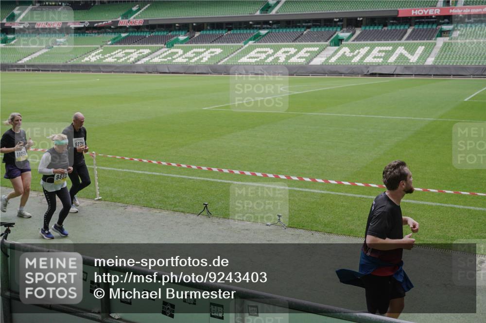 05.10.2025 - 20. swb-Marathon Bremen Michael Burmester http://msf.ph/oto/9243403 05.10.2025 10:36:07 Laufen im Stadion 7123, 7177, 7178, 7908, 8585, 9005, 9173, 9174, 9215, 9231, 9278, 9327, 9330, 9346, 9349, 9370, 9371, 9378, 9389, 9433, 9443, 9450, 9451, 9454, 9462, 9508, 9516, 9518, 9542, 9550, 9568, 9608, 9609, 9611, 9612, 9613, 9634, 9635, 9686, 9737, 9747, 9790, 9880, 9904, 9914, 9937, 9954, 9962, 9977, 10006, 10039, 10059, 10063, 10079, 10084, 10127, 10138, 10139, 10143, 10182, 10219, 10225, 10228, 10250, 10293, 10311, 10324, 10336, 10353, 10357, 10359, 10367, 10391, 10560, 7163 meine-sportfotos.de
