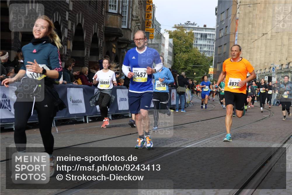 05.10.2025 - 20. swb-Marathon Bremen Strokosch-Dieckow http://msf.ph/oto/9243413 05.10.2025 10:57:47 Ziel 9221, 9979, 10219, 10341, 10651, 10834, 10890, 10975, 11023, 11457, 11469, 11520, 11521, 11564, 11575, 11731, 11744 meine-sportfotos.de
