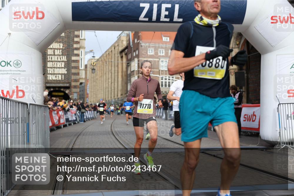 05.10.2025 - 20. swb-Marathon Bremen Yannick Fuchs http://msf.ph/oto/9243467 05.10.2025 10:42:00 Ziel 9884, 10104, 10880, 11581, 11710 meine-sportfotos.de