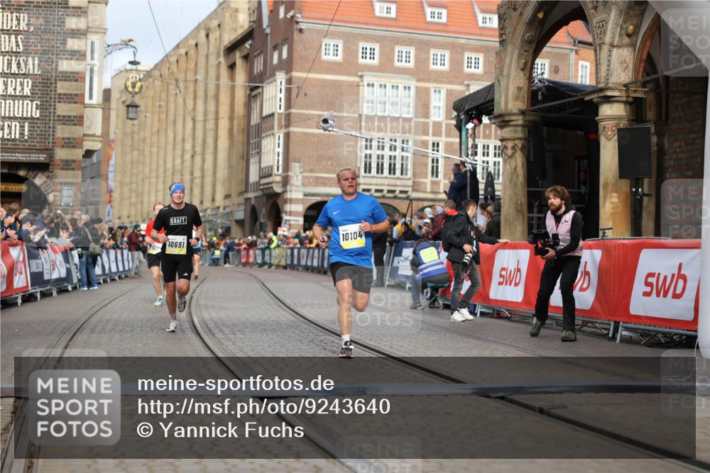 05.10.2025 - 20. swb-Marathon Bremen Yannick Fuchs http://msf.ph/oto/9243640 05.10.2025 10:42:03 Ziel 9884, 10104, 10155, 10691, 10880, 11581, 11710 meine-sportfotos.de