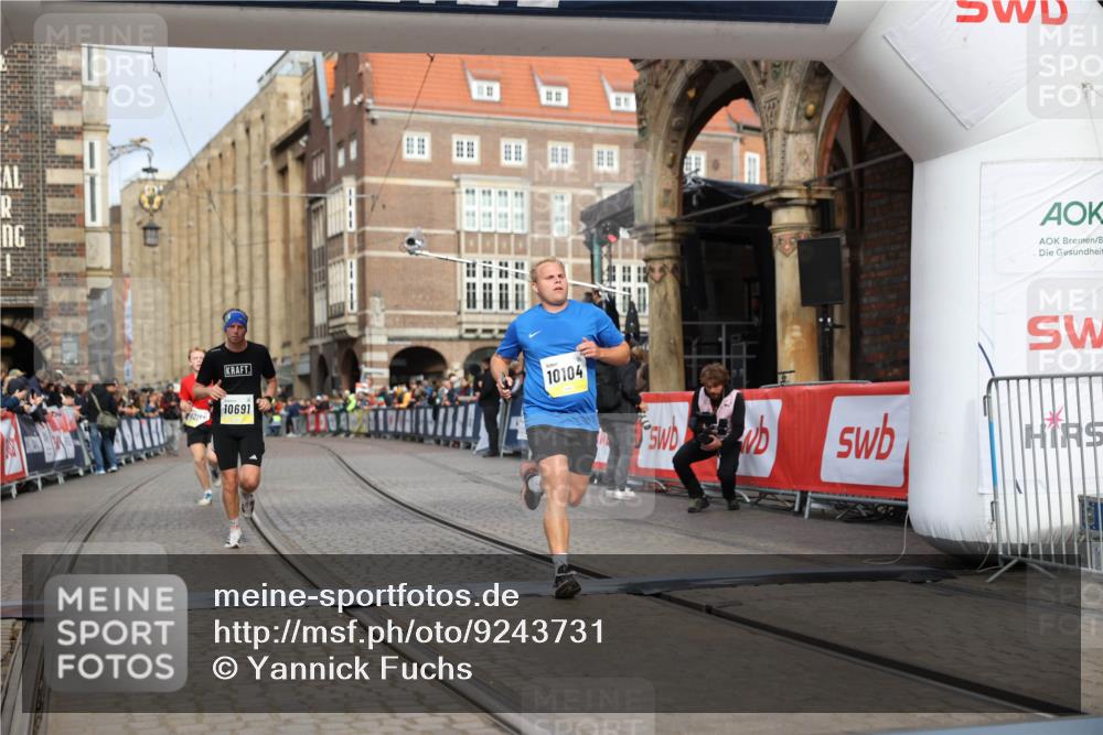05.10.2025 - 20. swb-Marathon Bremen Yannick Fuchs http://msf.ph/oto/9243731 05.10.2025 10:42:03 Ziel 9884, 10104, 10155, 10691, 10880, 11581, 11710 meine-sportfotos.de
