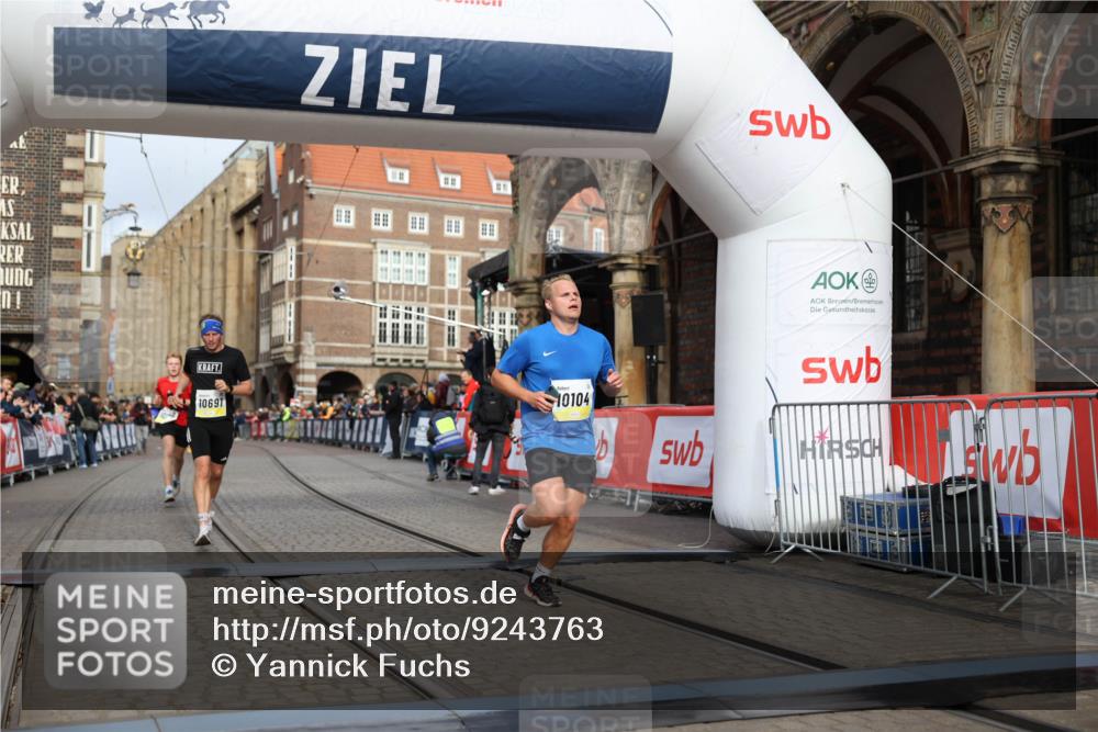 05.10.2025 - 20. swb-Marathon Bremen Yannick Fuchs http://msf.ph/oto/9243763 05.10.2025 10:42:04 Ziel 9884, 10104, 10155, 10691, 10880, 11581, 11710 meine-sportfotos.de