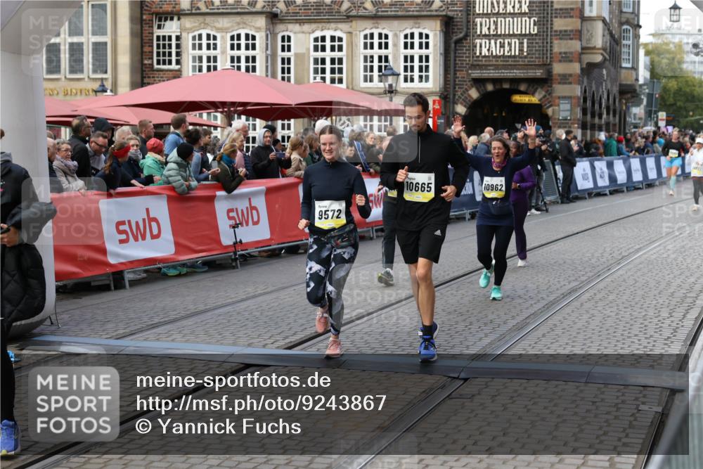 05.10.2025 - 20. swb-Marathon Bremen Yannick Fuchs http://msf.ph/oto/9243867 05.10.2025 11:10:49 Ziel 9446, 9572, 9804, 10665, 10962, 11157, 11240 meine-sportfotos.de