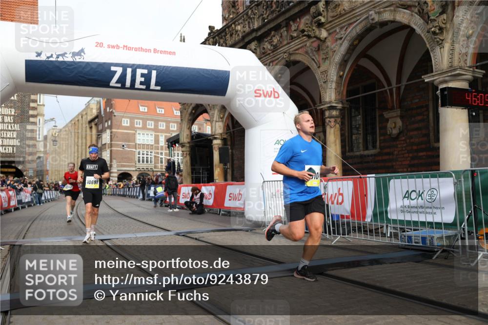 05.10.2025 - 20. swb-Marathon Bremen Yannick Fuchs http://msf.ph/oto/9243879 05.10.2025 10:42:05 Ziel 9884, 10104, 10155, 10691, 10880, 11581, 11710 meine-sportfotos.de
