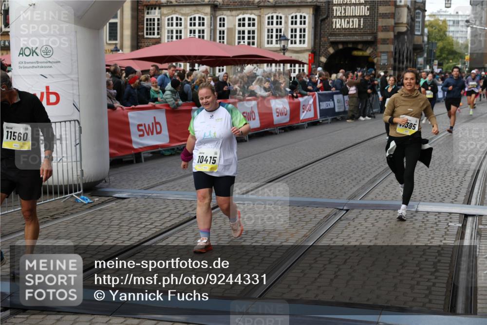 05.10.2025 - 20. swb-Marathon Bremen Yannick Fuchs http://msf.ph/oto/9244331 05.10.2025 11:11:11 Ziel 9664, 9948, 10415, 11257, 11395, 11560 meine-sportfotos.de