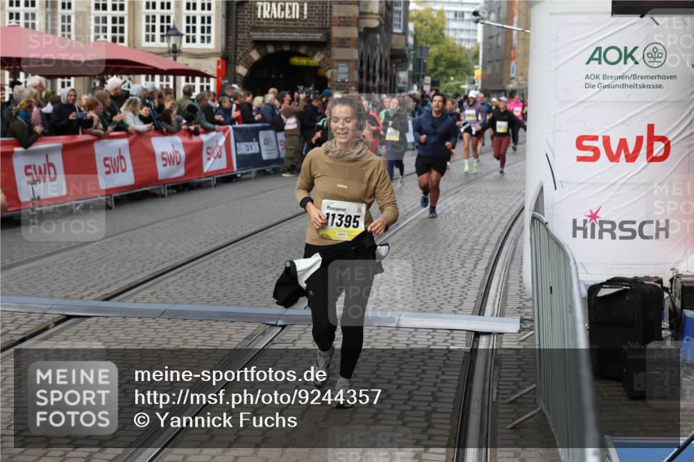05.10.2025 - 20. swb-Marathon Bremen Yannick Fuchs http://msf.ph/oto/9244357 05.10.2025 11:11:12 Ziel 9664, 9948, 10415, 11257, 11395, 11560 meine-sportfotos.de